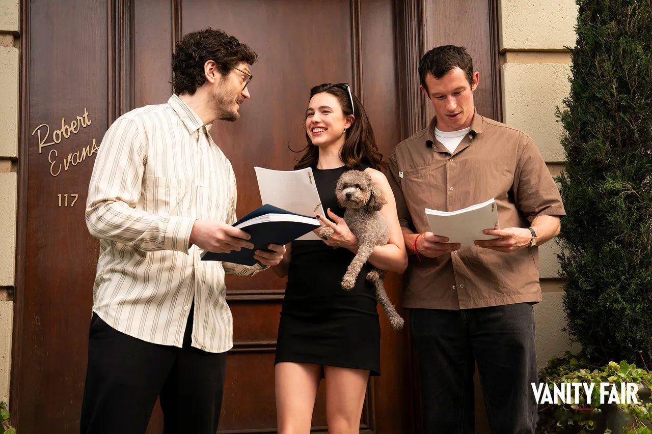 美版《着魔》将由《危笑》导演帕克·芬恩执导、编剧并与罗伯特·帕丁森共同监制，影片