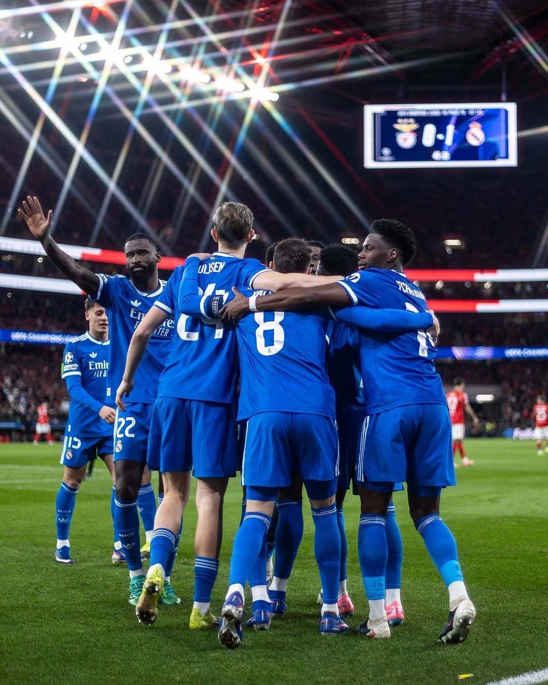 皇马巴尔韦德 自然卷儿的刘海 