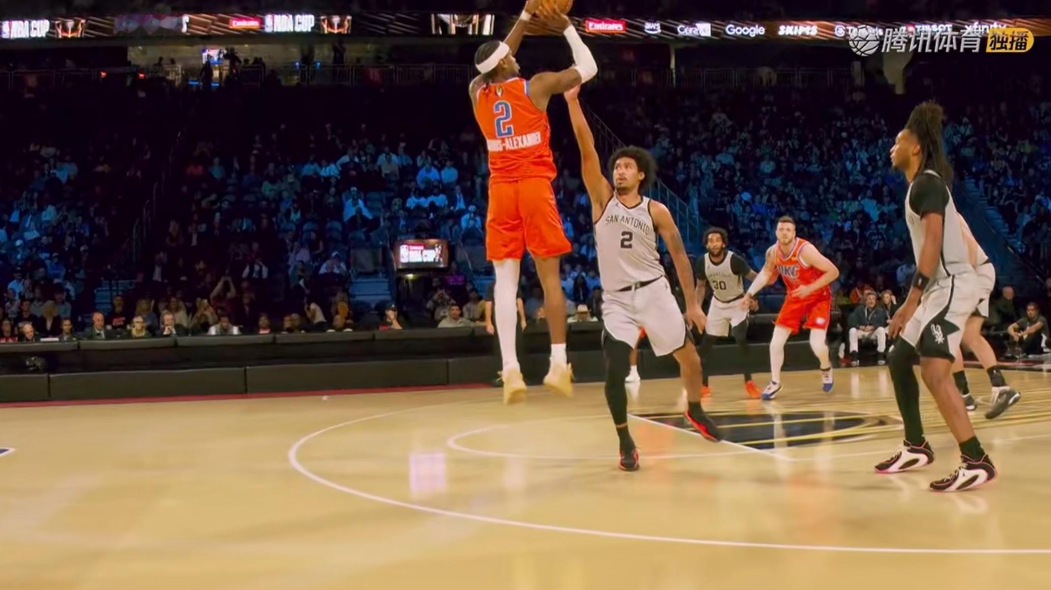 这球连犯规都算不上 