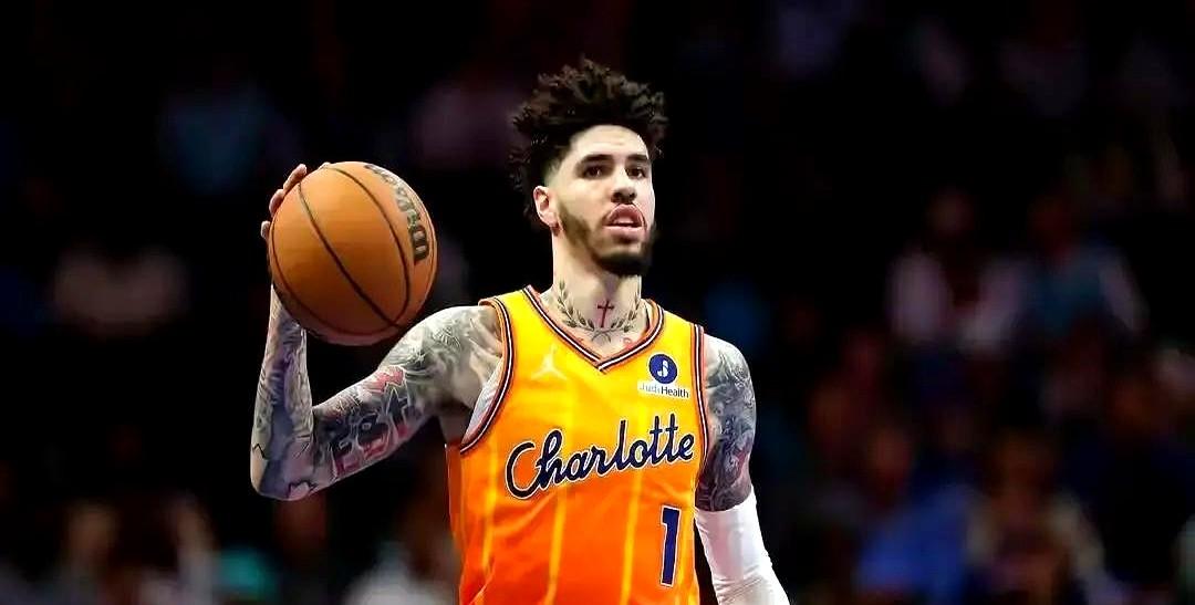 黄蜂队真是疯了，直接把森林狼掀翻了！这波四连胜太硬气，东部季后赛门票瞬间刺激起来