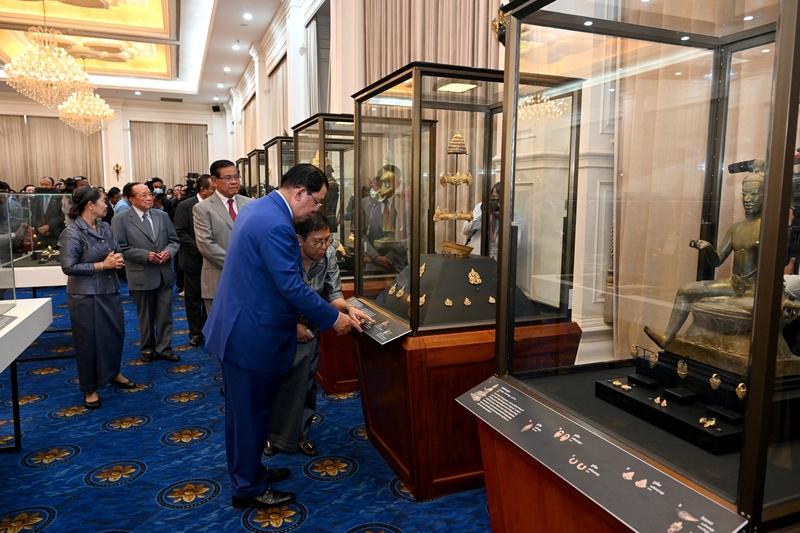 洪森父子是柬埔寨当代发展的核心影响力者，其影响贯穿政治、经济、军事、外交多领域，