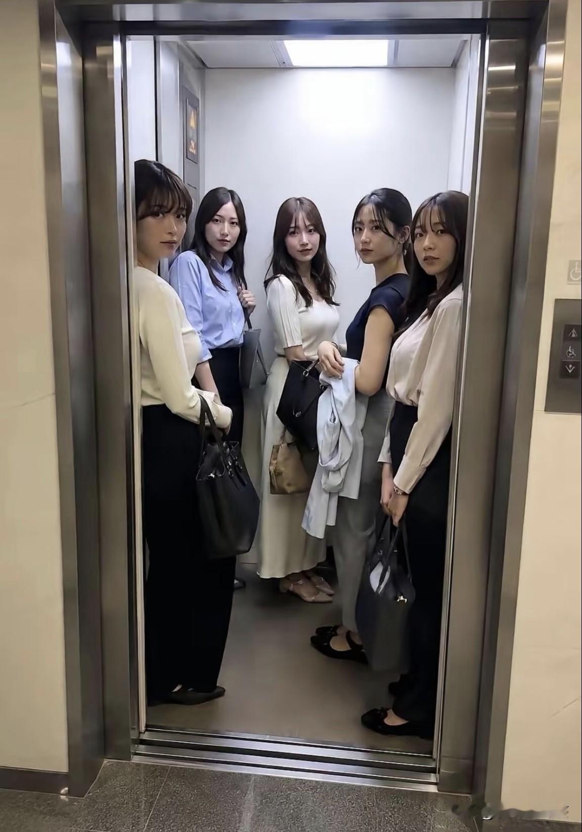 送个男人一道选择题，这种情况换做是你进还是不进？