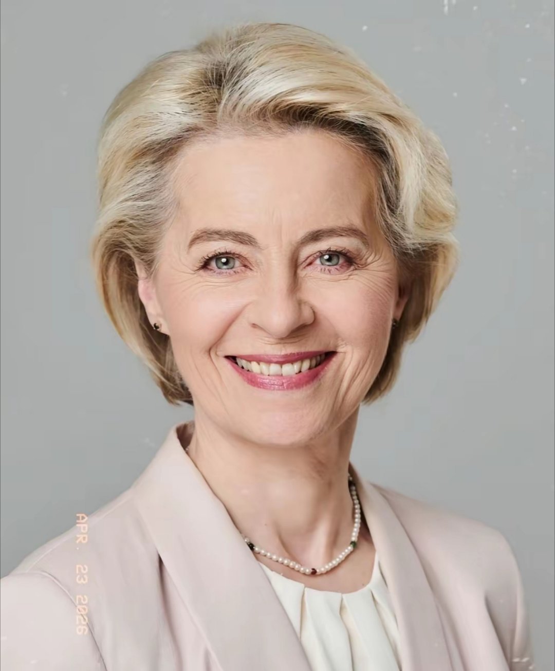 4月22号，欧盟宣布，欧盟各成员国已经正式批准了向乌克兰提供900亿欧元贷款，同