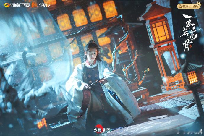 侯明昊顶级过肺侯明昊凑近耳边那一下真是绝了！姐姐的香气先扑面而来，秘密还没出口，