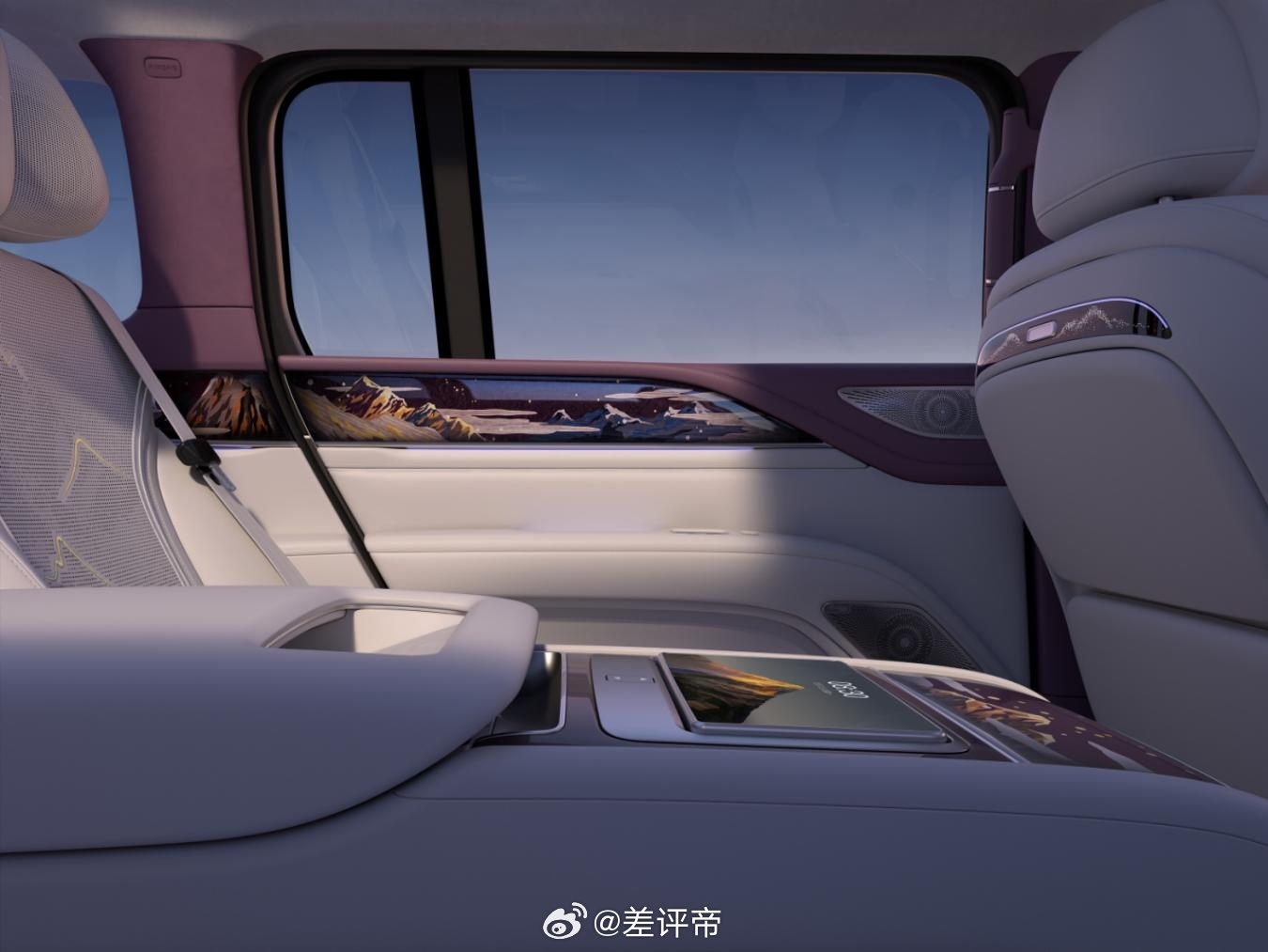 前几天 8月5日，仰望全球高定中心在上海虹桥仰望中心开业。这事在汽车圈引起不少关