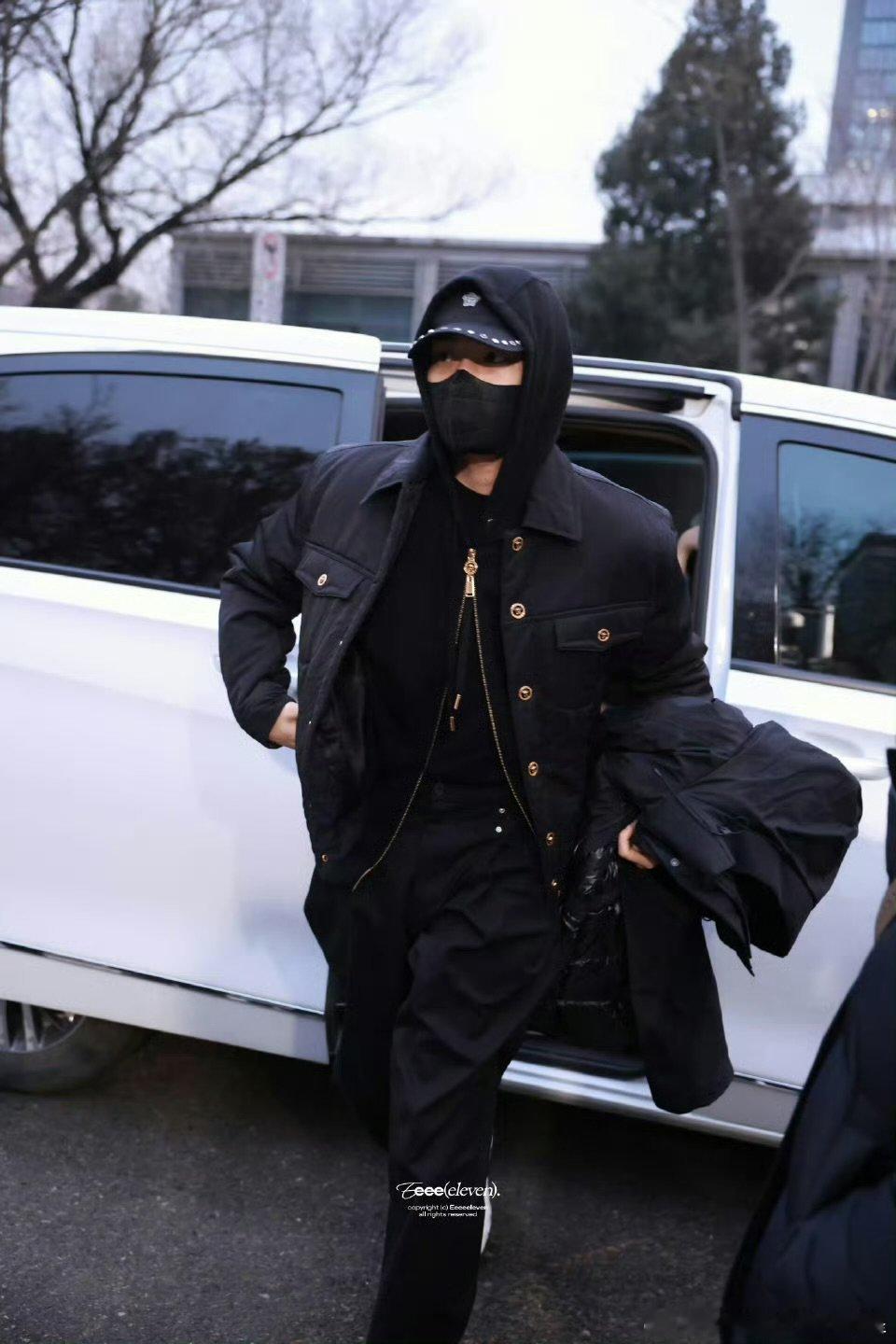 参加马年春晚第一次联排的明星马年央视春晚第一次联排目前出现央视春晚彩排的明星：沈