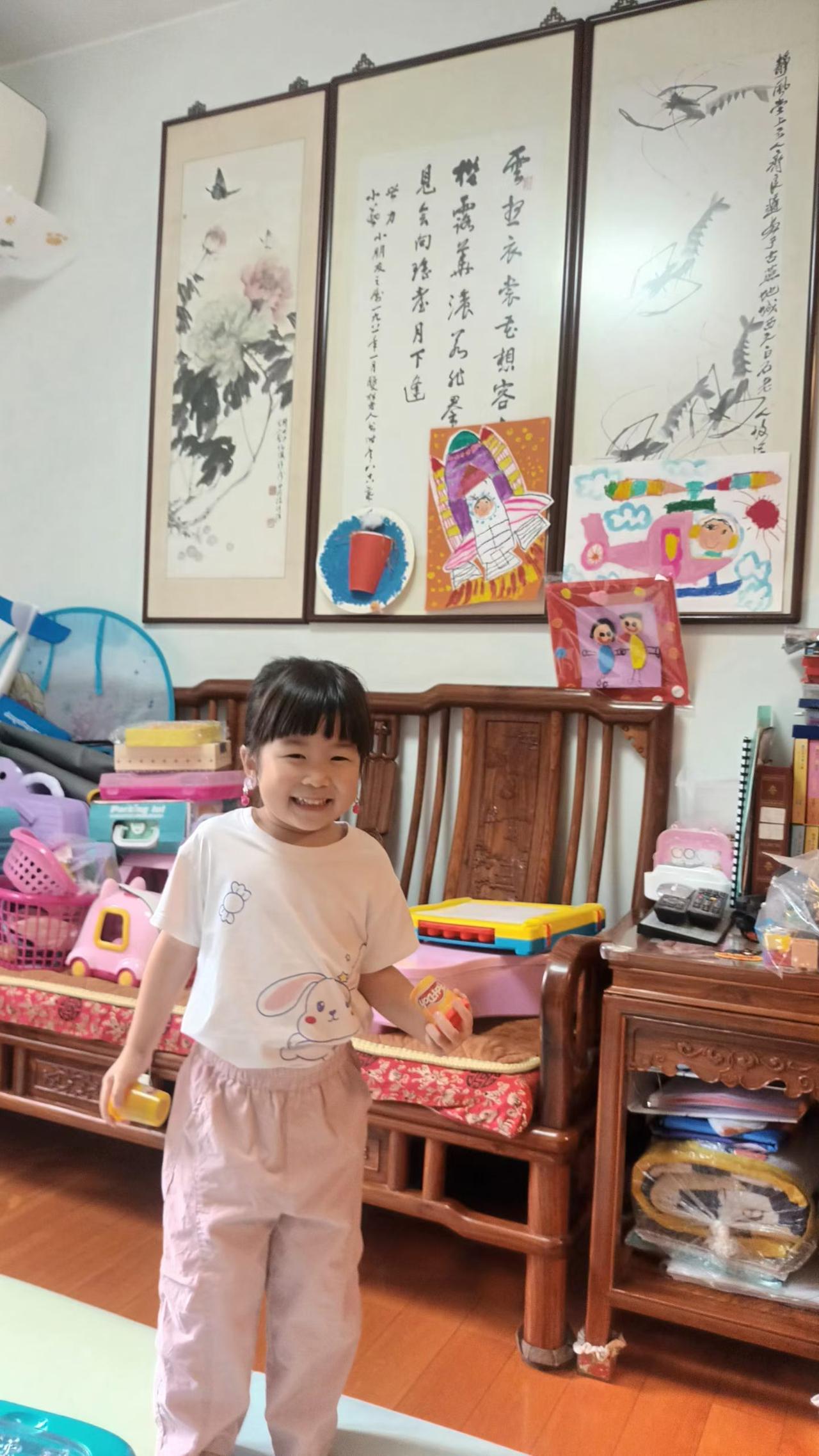 放飞童真舒展兴趣，孙女的幼萌时光。