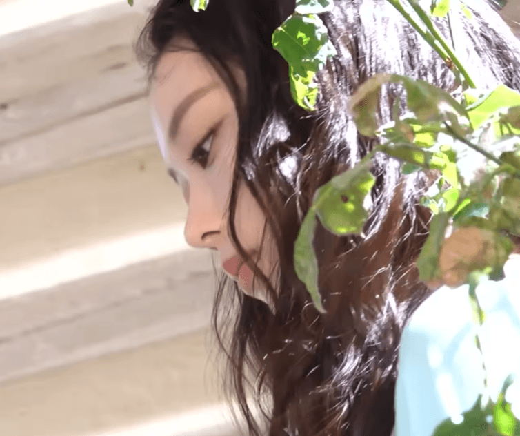 Haerin 260724behind gif ©️DC 