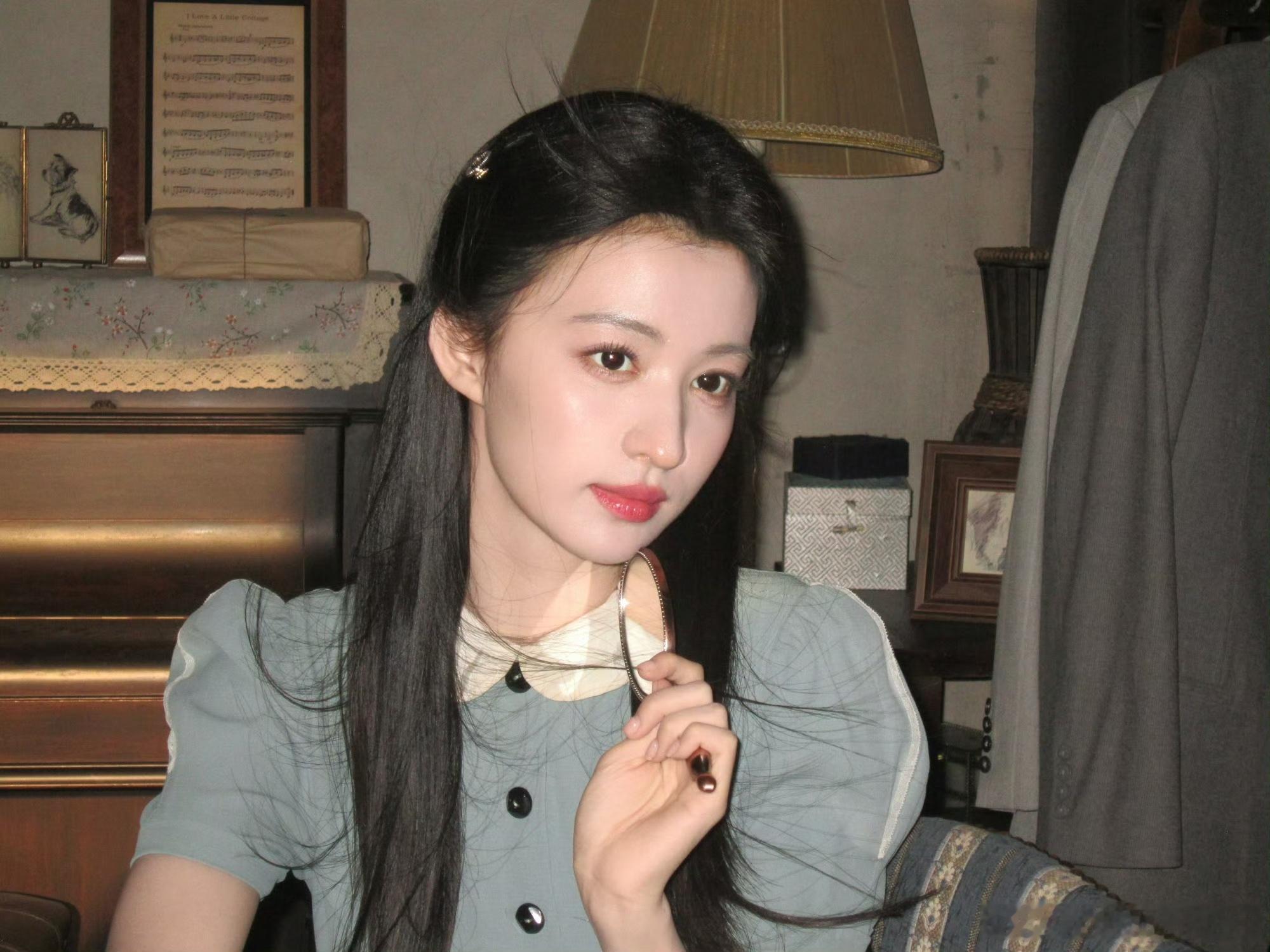 王楚然撩人赛道没有对手颜值与氛围感双双在线，不管演戏还是日常交流都温柔细腻，含蓄