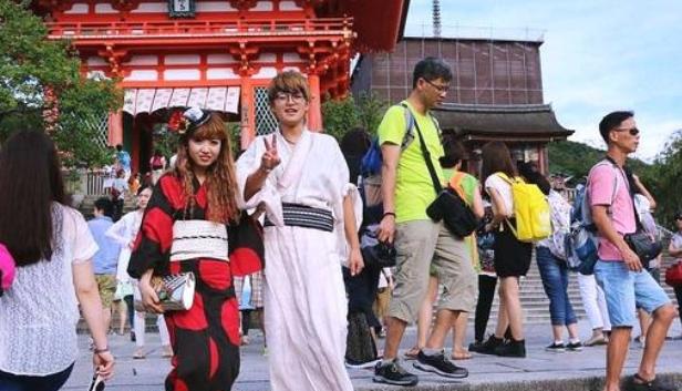 87万中国人定居日本，是当地最大的外籍群体。但一个从东京回国的朋友说了句大实话：