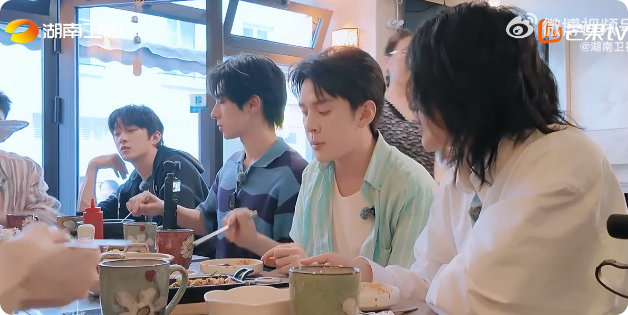 尚雯婕[超话]尚雯婕说学语言没有任何捷径谁看尚雯婕的语言分享不认同啊！说自己沉浸