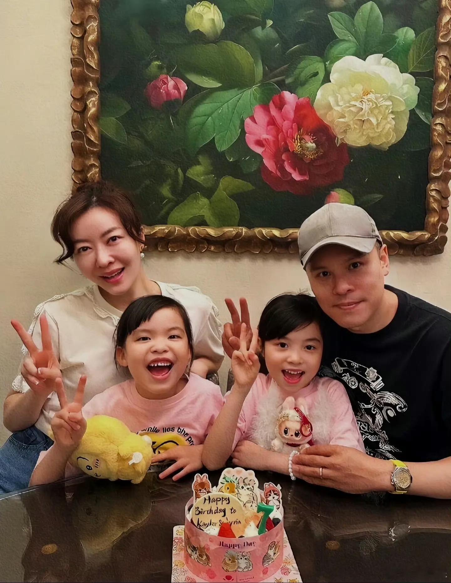 不生也很正常，一对双胞胎女儿这么聪明可爱