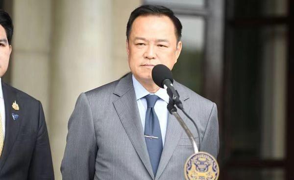 阿努廷把球踢给了金边！对于外界关于泰柬边境停火的呼吁，阿努廷的意思非常明确，第一