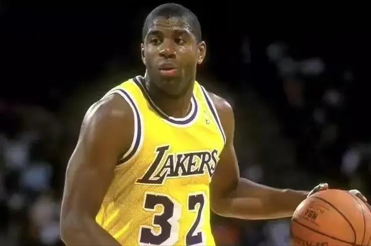 NBA球队选对球员带来总冠军

骑士：选了詹姆斯，带来1冠；

雄鹿：选了字母哥