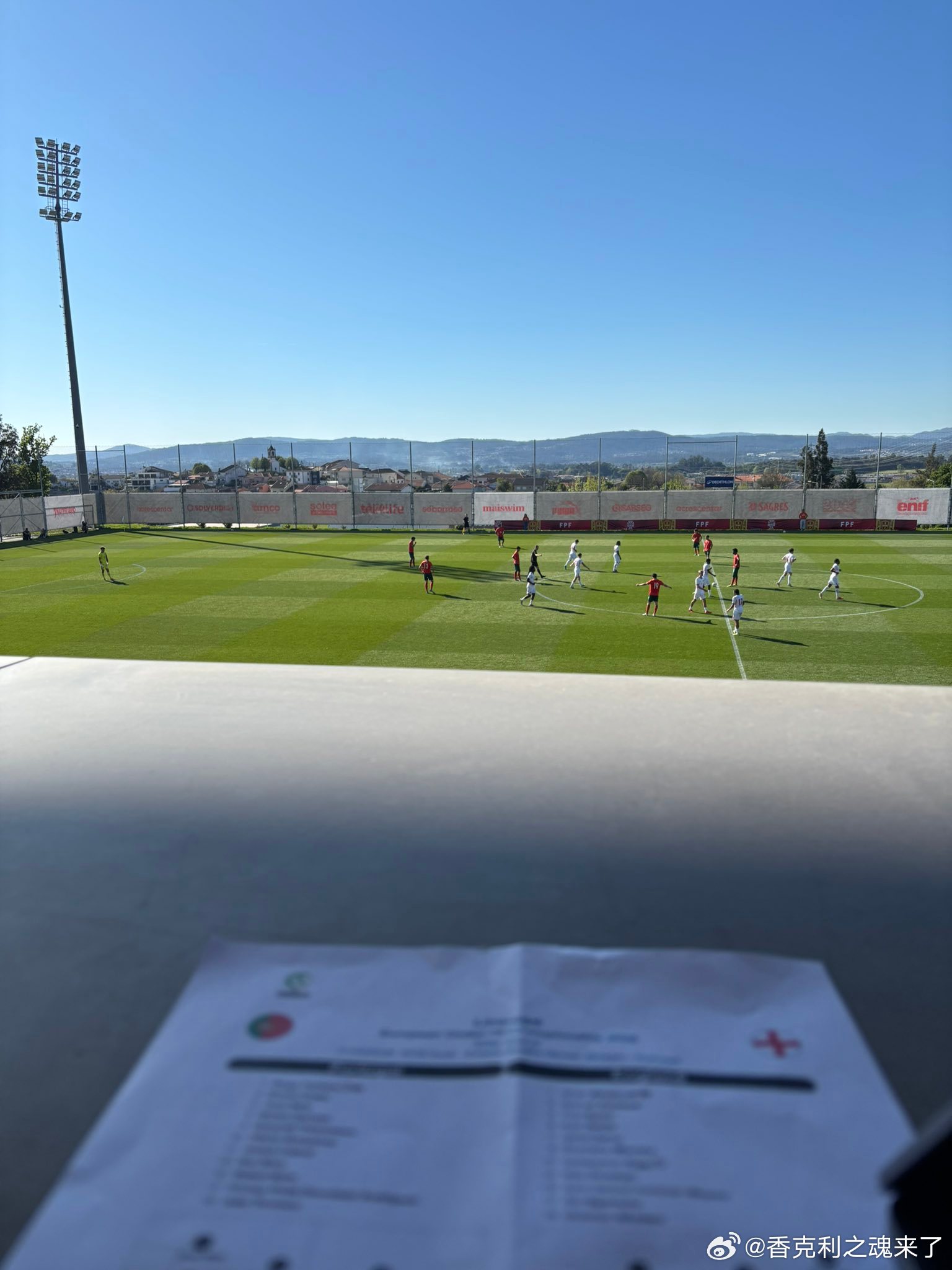 恩古莫哈和尼奥尼代表英格兰 U-19 队对阵葡萄牙队。恩古莫哈上场90分钟✅尼奥