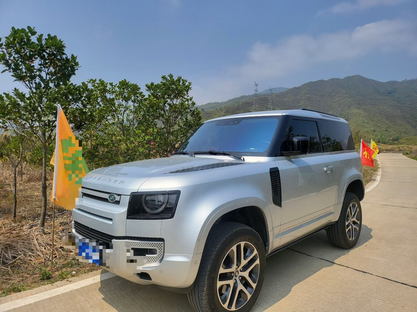 一大早就有两个大顶流绯闻高位热搜，有没有可能在压什么事儿？