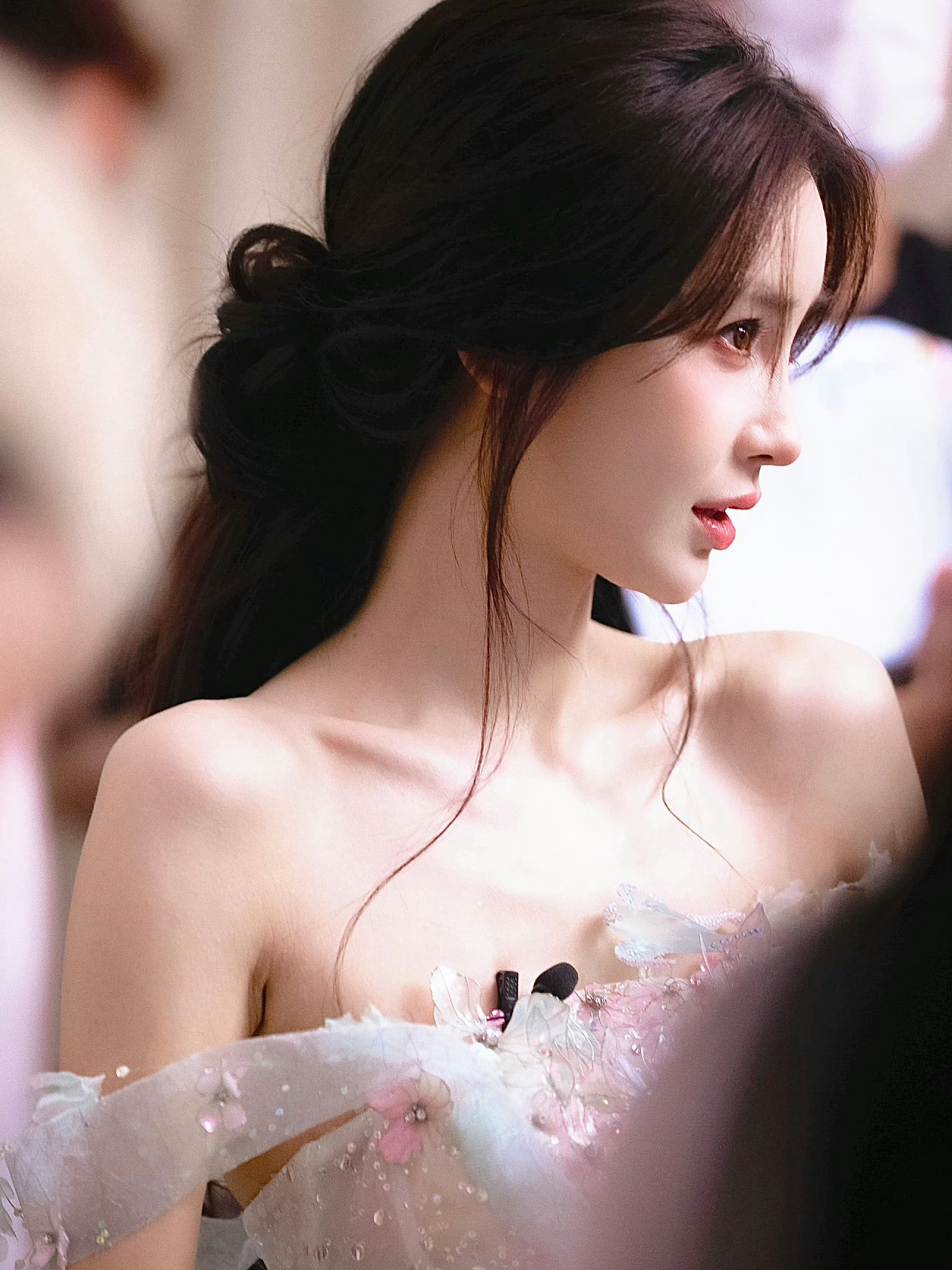 angelababy angelababy “你是我最珍贵的人生限定.” "𝒴