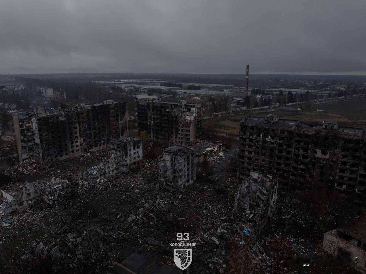 这就是乌克兰无人机镜头下的顿河君士坦丁罗夫卡市。

乌顿涅斯克州 乌克兰大地