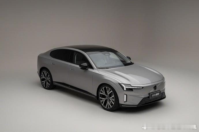 沃尔沃迎来99周年后，随即推出两款新的电动化车型--沃尔沃EX90和ES90，以