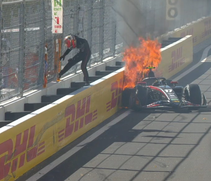 F2练习赛，ART塔萨纳波尔在出T19时撞墙引发红旗🔥🚩～2026f1西班牙