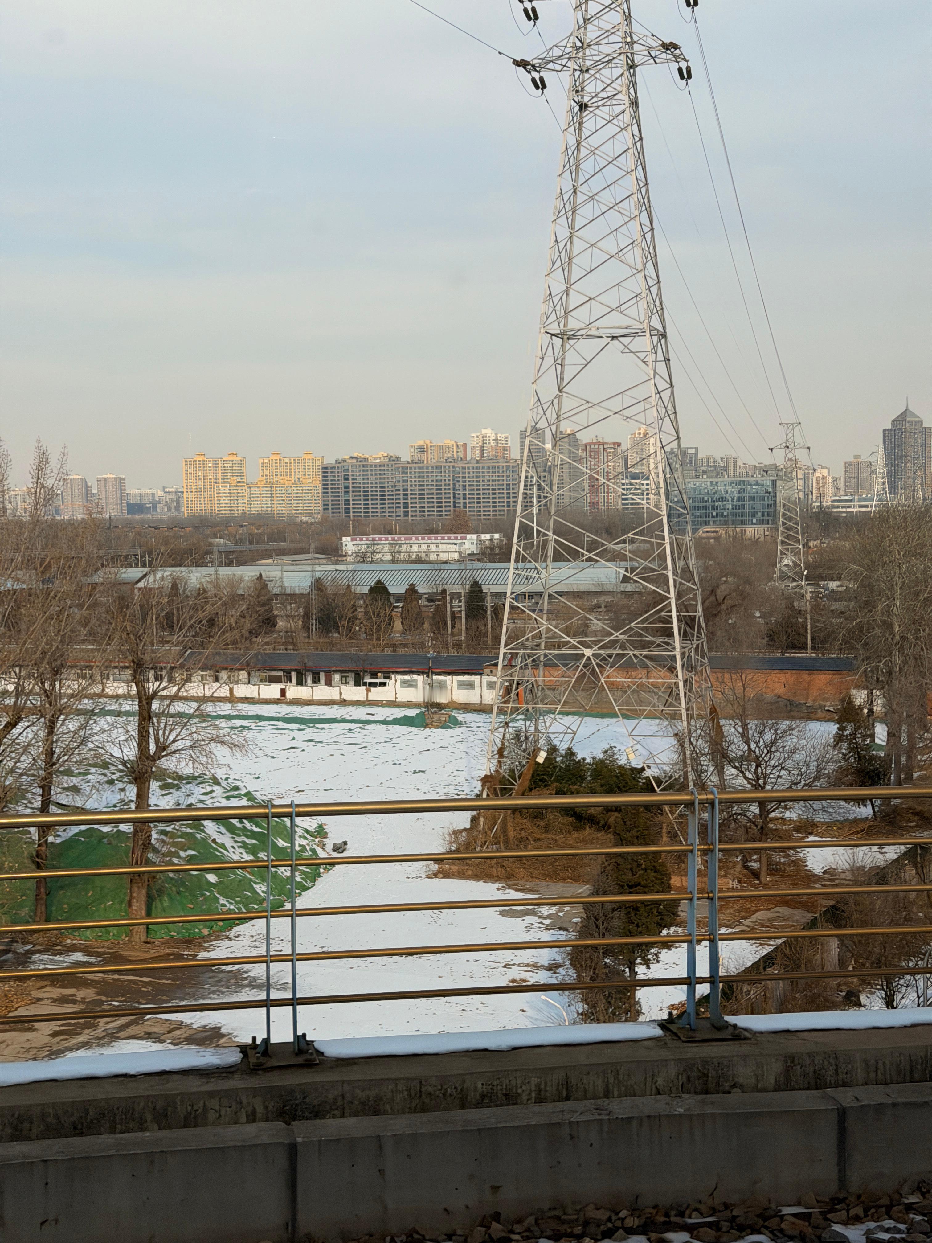 超早早早班车🚄我已经到北京啦！沾到座位就是一整个昏睡过去～ 北京