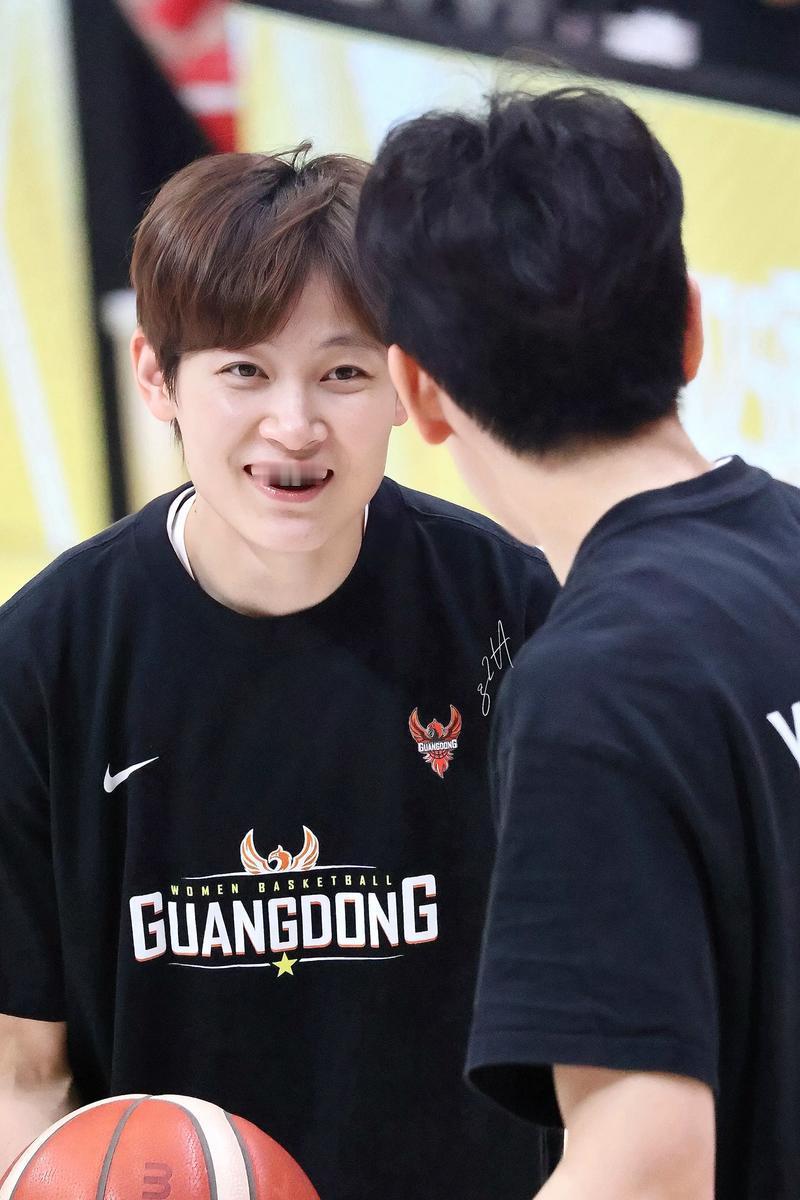 我认为女篮杨力维的话选的时机不对！

这两天，网上有关女篮的话题，不少就是说杨力