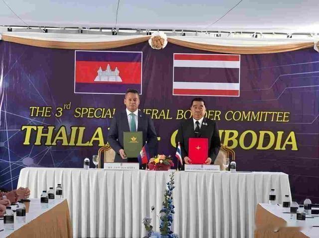 终于签了，泰柬外长在云南面谈，王毅发出邀请帖，洪玛奈夫人哽咽。但这次，泰国和柬埔