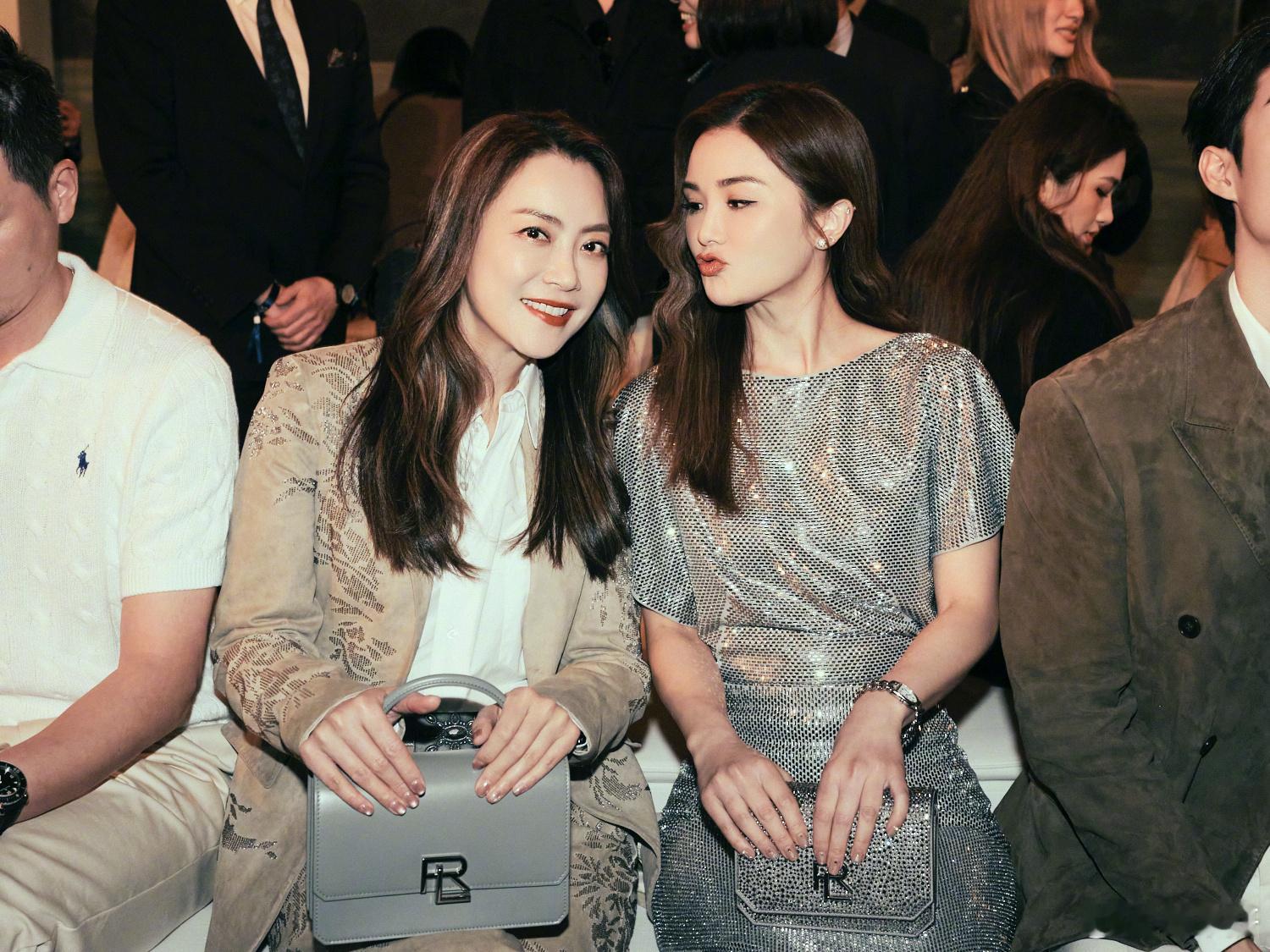 蔡卓妍[超话] 在复制粘贴的时代，你是手写的诗[鲜花] ​​​