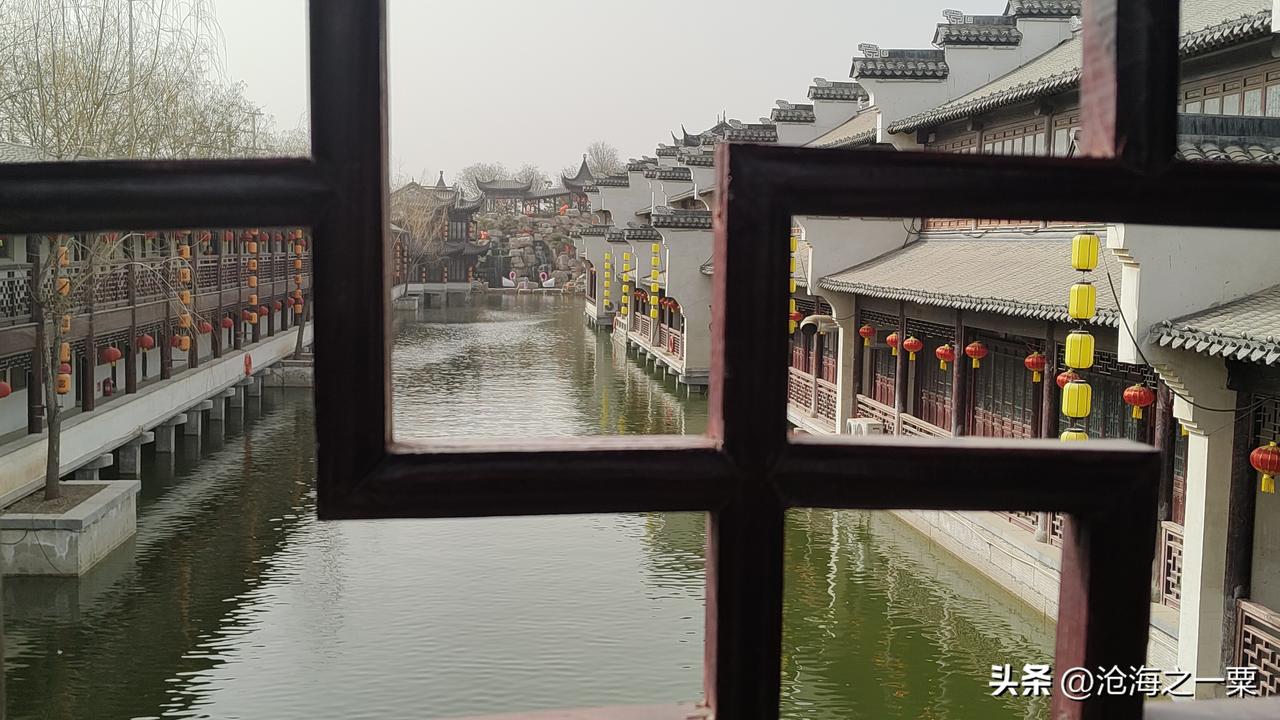 抛开反诈老陈网红身份，如果普通的消费者提出两个平台价格不统一的问题，是不是也应该