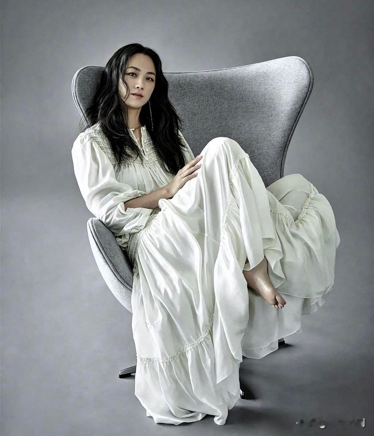 汤唯在《色戒》中的那句“我们只不过在进行生育的本能而已”，别有一番风味，看了真是