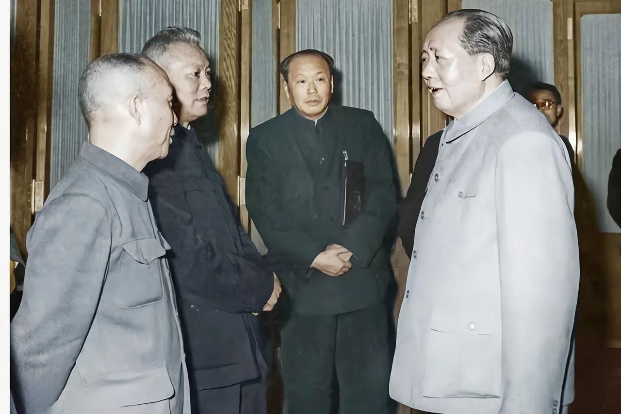 ＃红色文化＃
伟人风采欣赏：