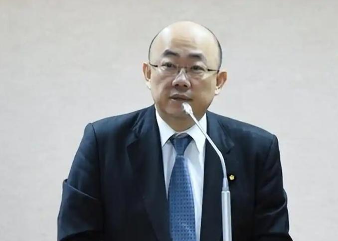 台湾时政评论员郭正亮说了一句扎心的话：没有一个人会同情国民党，也没有一个人乐见它