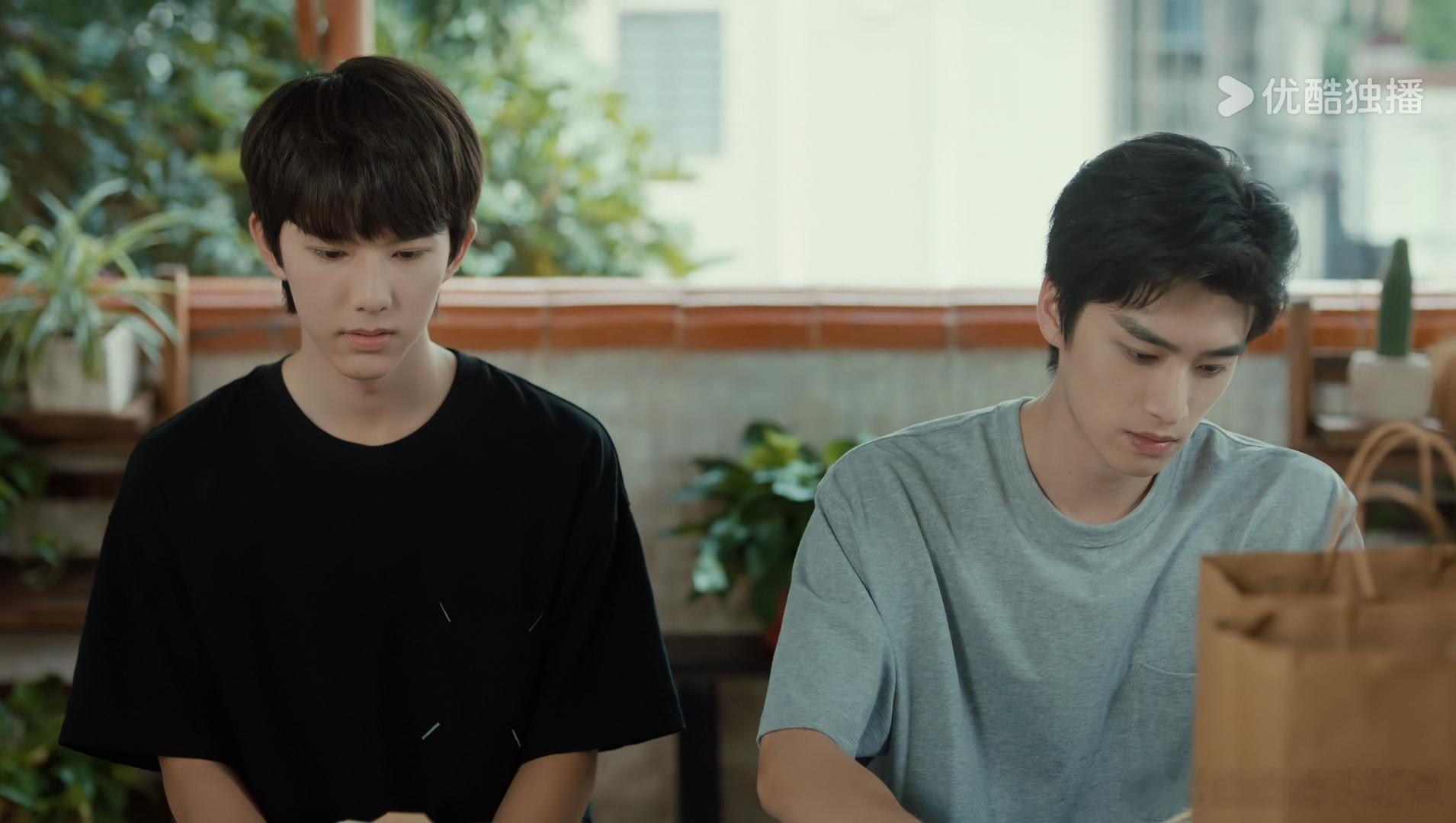 卧槽我一直在磕，看得我嘴角一直上扬中。 