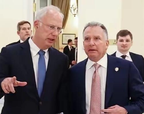 据俄罗斯卫星通讯社援引英国《金融时报》消息，美国提出了新的俄乌问题解决方案。该方