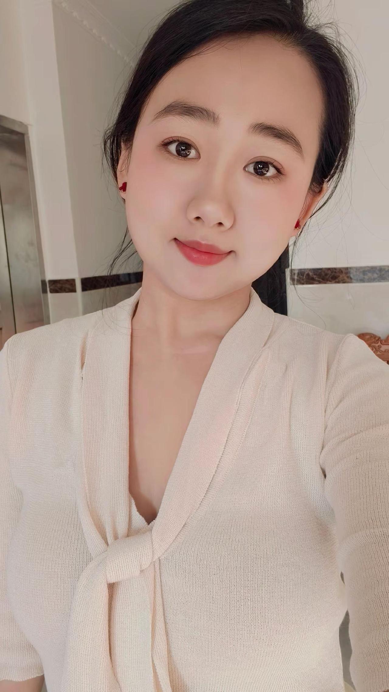 化了妆就是不一样，原相机都敢怼脸拍😎