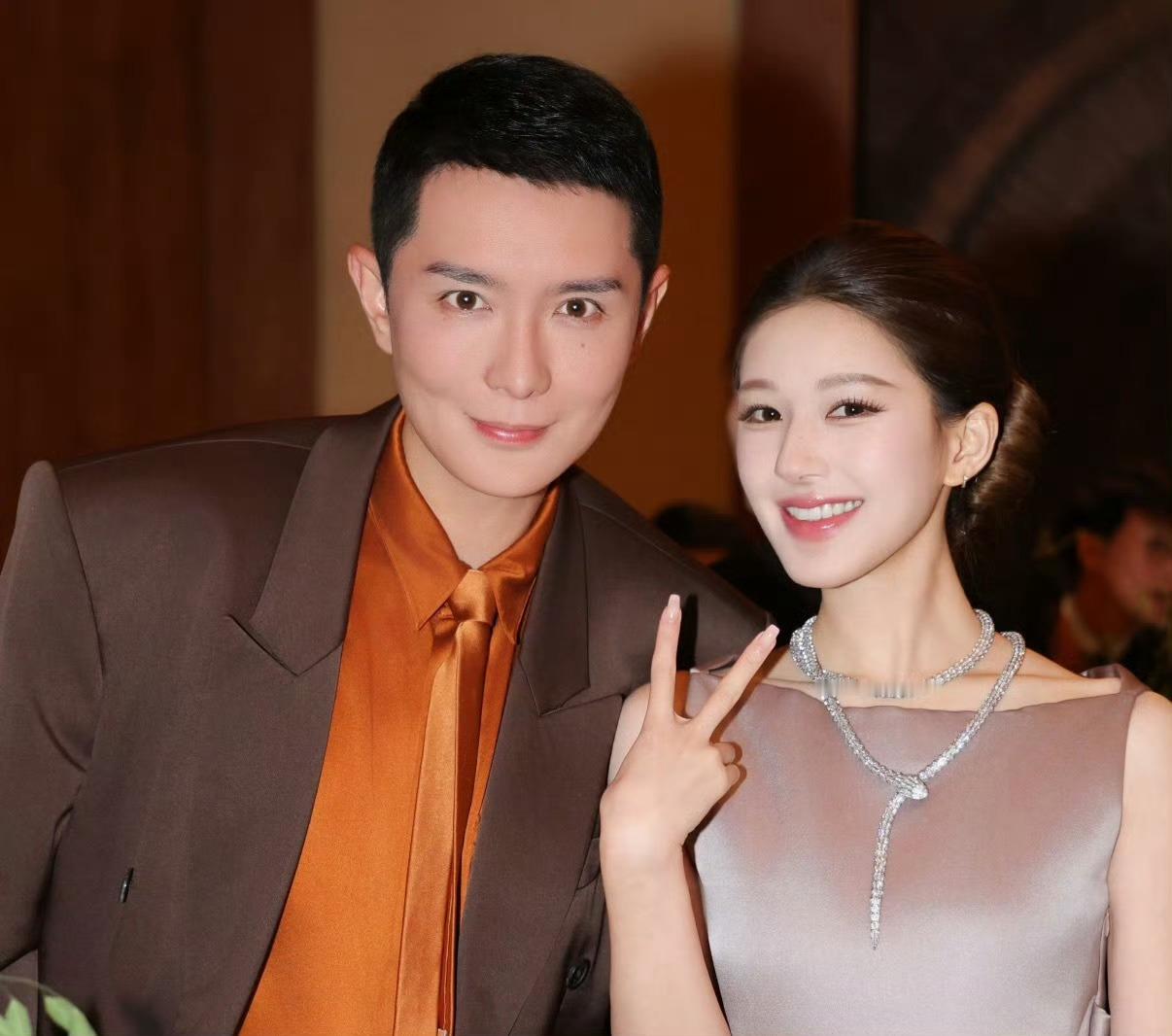 刘冲：vogue晚宴结束后第一条博文，献给露儿赵露思