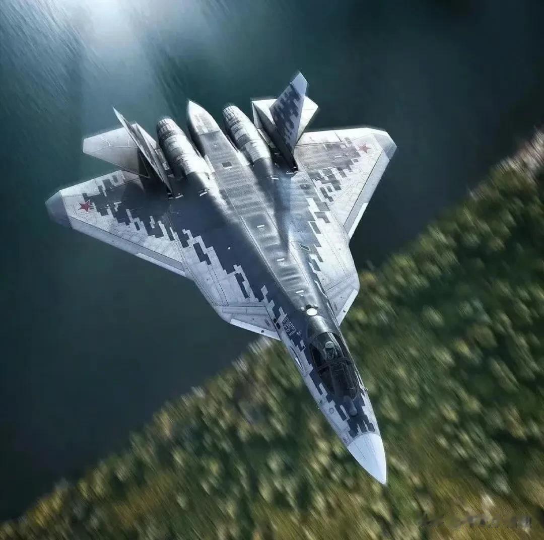  苏-57重型隐身战斗机最大起飞重量35000千克，超音速巡航速度可达每小时14