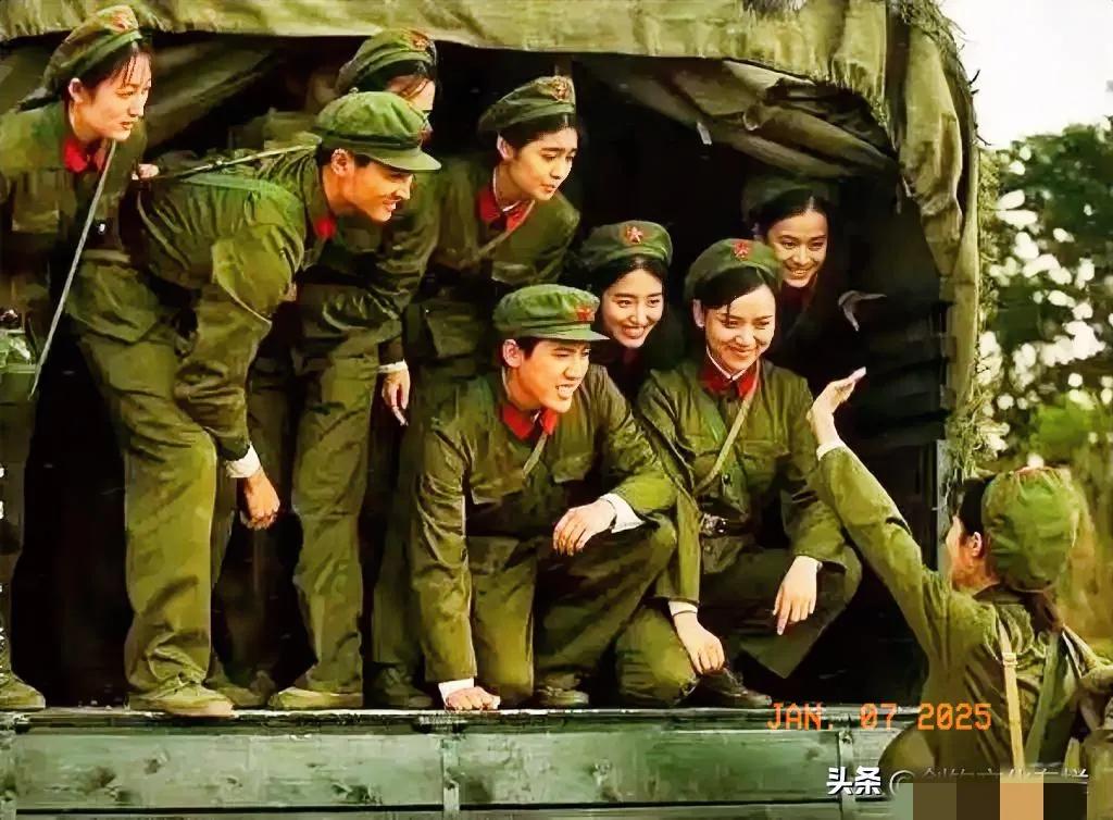 青春的足迹，永远的芳华。
年轻的士兵，人民的卫士。