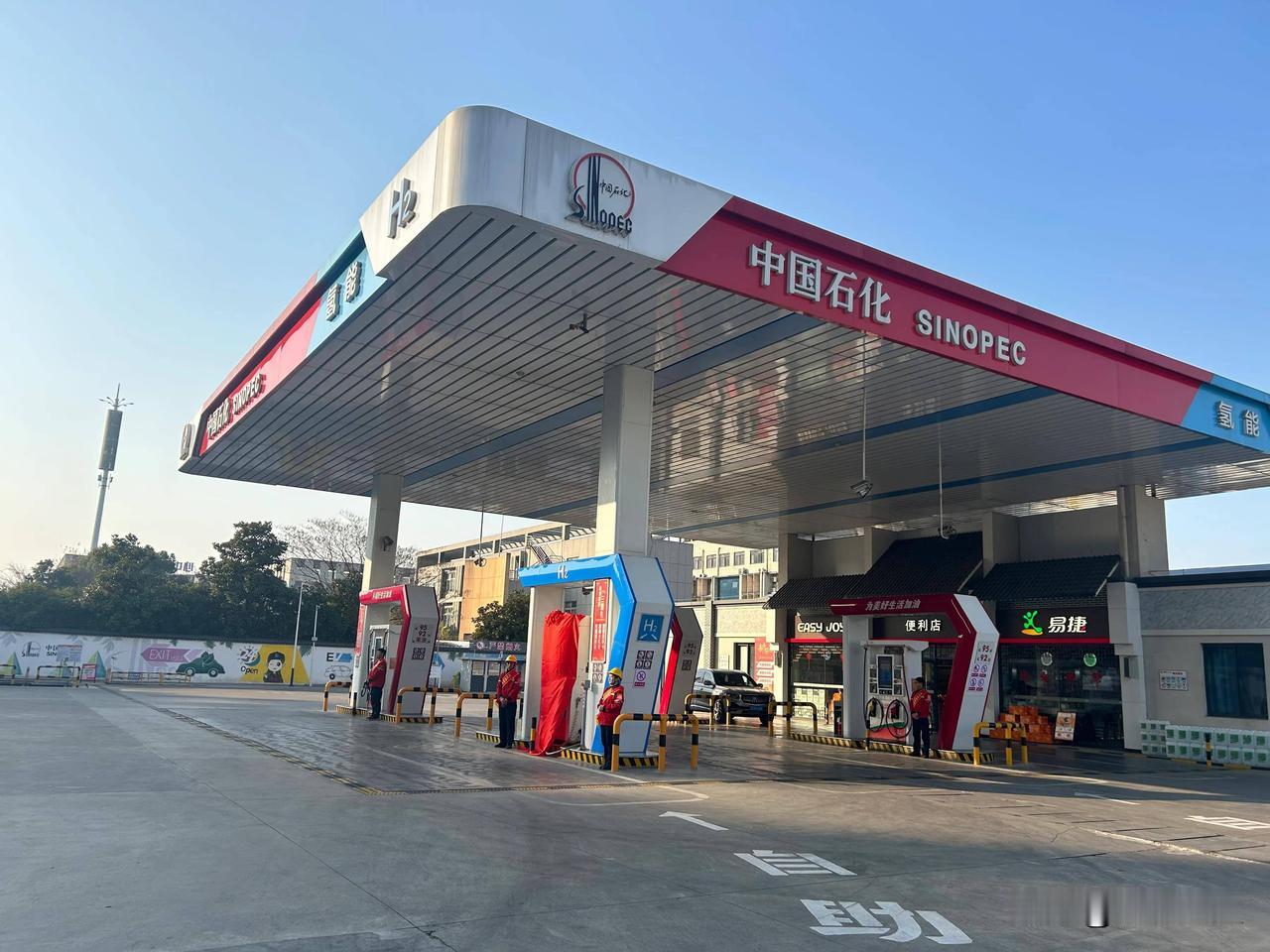 今日国际原油价格及34省柴汽油每升价格

一、今日国际原油价格（4月15日06: