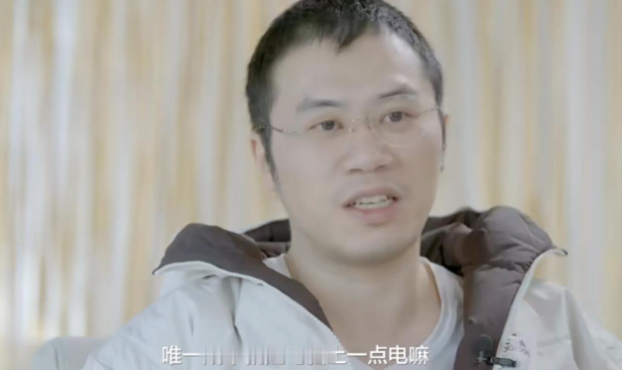 紫金陈说：“当时看了几本经典推理小说之后，我觉得我也能写，当年一本小说版税可能是