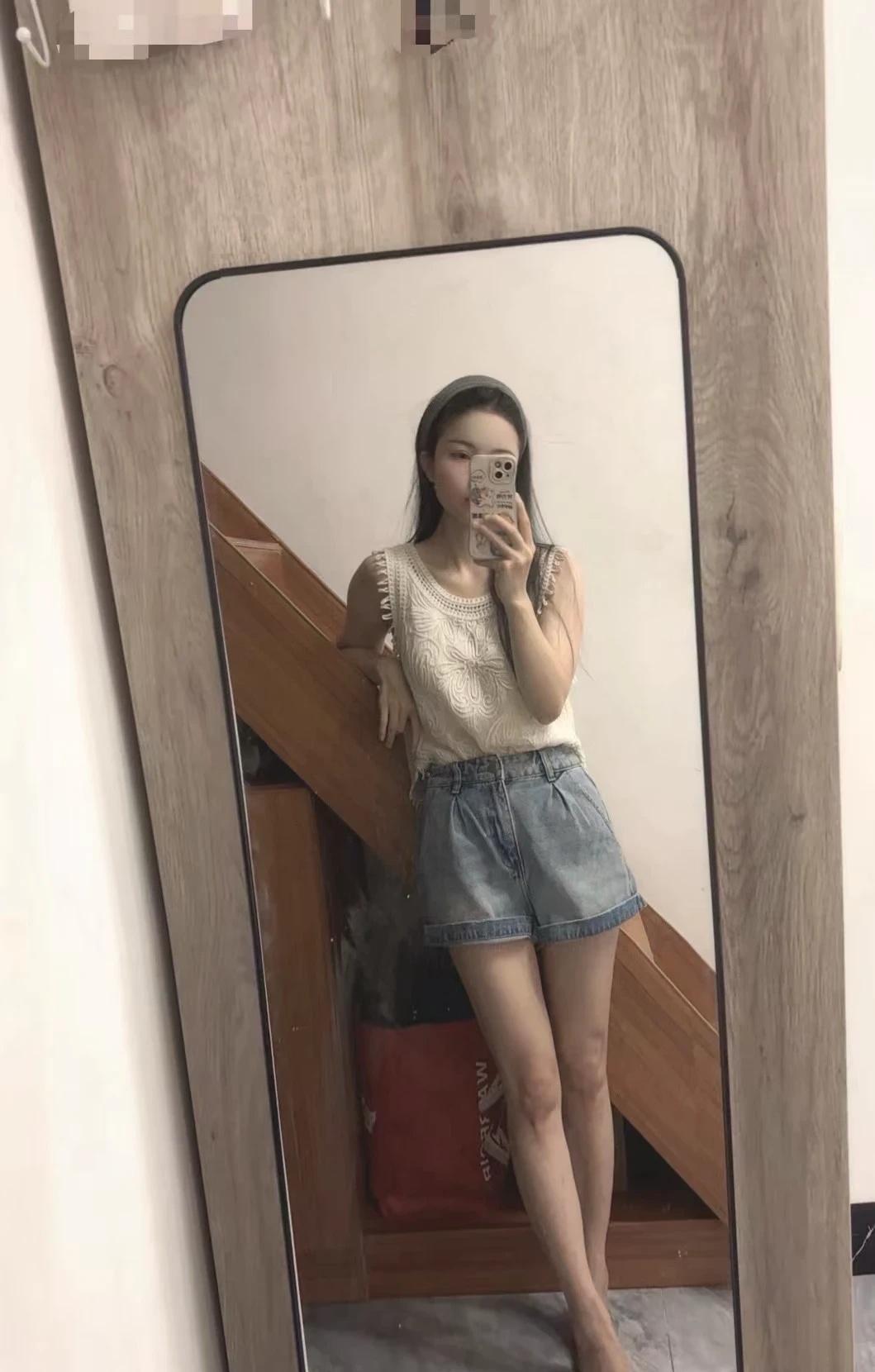 被评论为人妻的穿搭
浅交一下夏季穿搭作业 今日穿搭