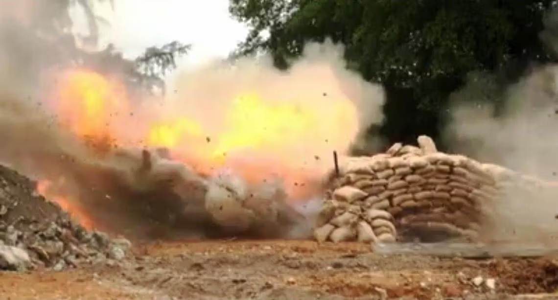 越南同奈省春禄县（Xuân Lộc）第三郡的国家射击场发生爆炸，造成12名士兵死