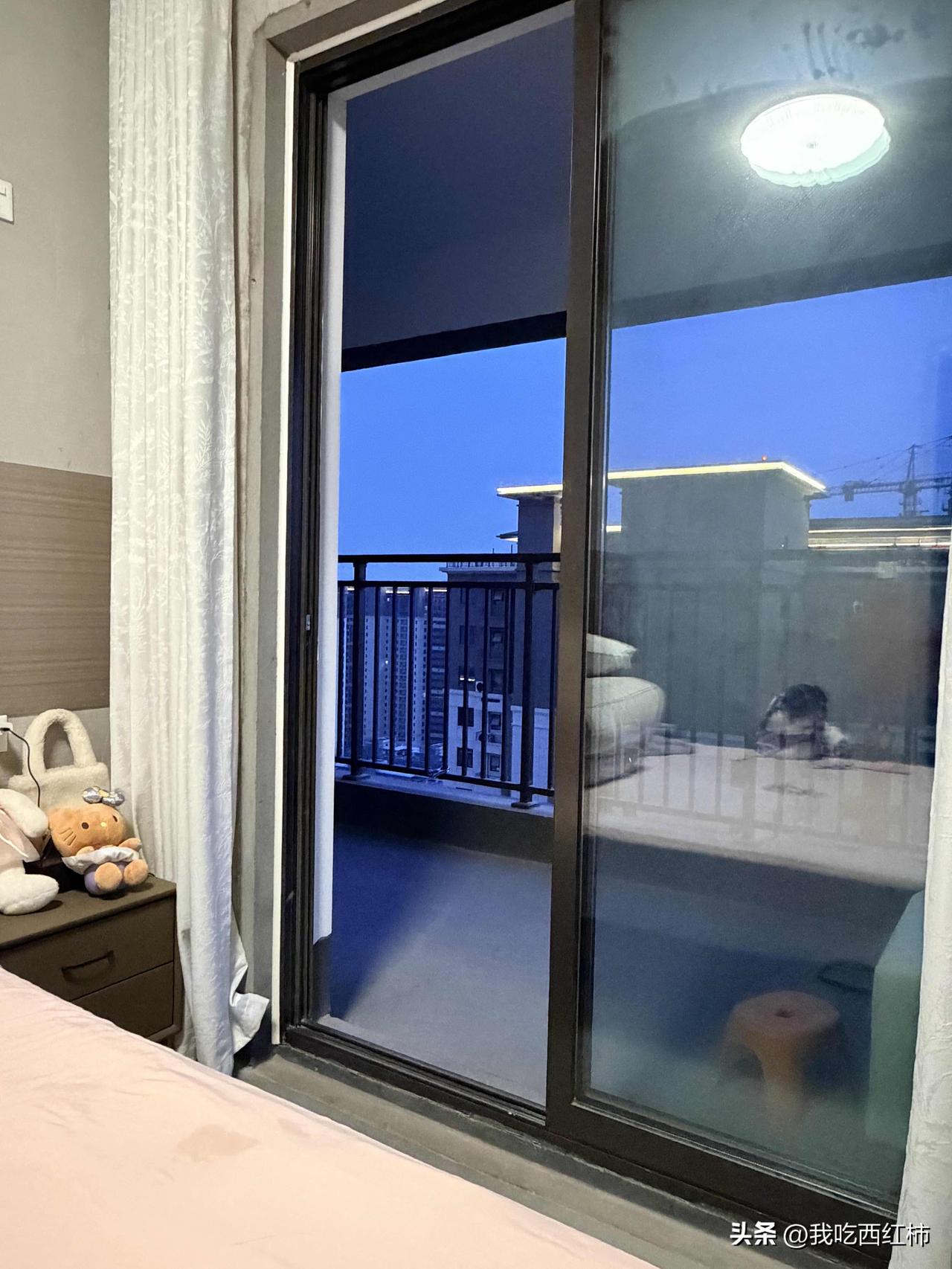 2022年未婚先育生下的女儿，差一个月4周岁了，想一想30岁的我有什么，有一间贷