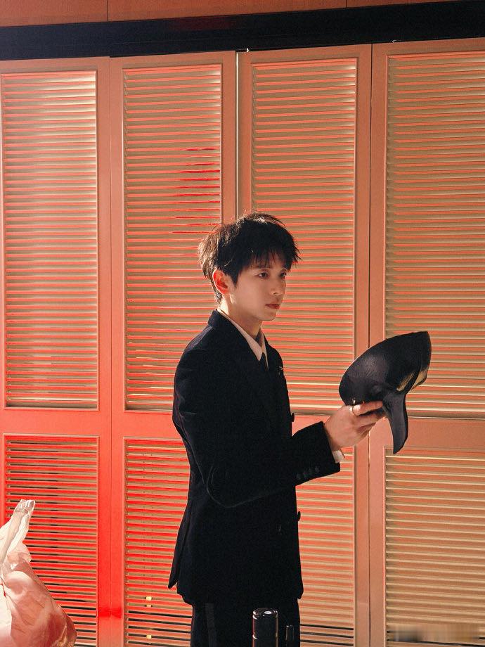 彭昱畅真的做哥做弟都精彩彭昱畅塑造力好强，角色反差感拉满被《匿杀》里的方天阳狠狠