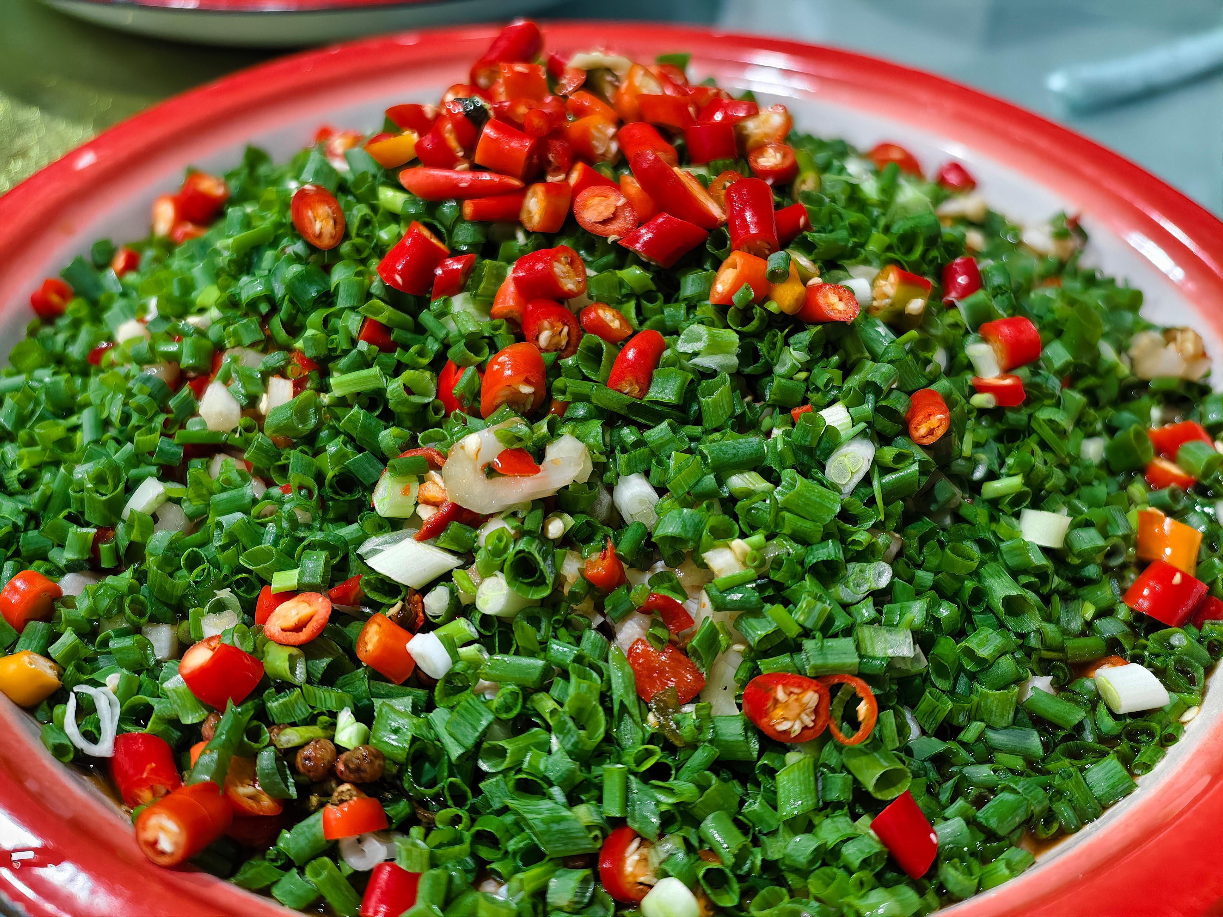 这个点被朋友薅出来吃夜宵[捂嘴哭]感受一下四川的江湖菜，牛不牛？[doge] ​