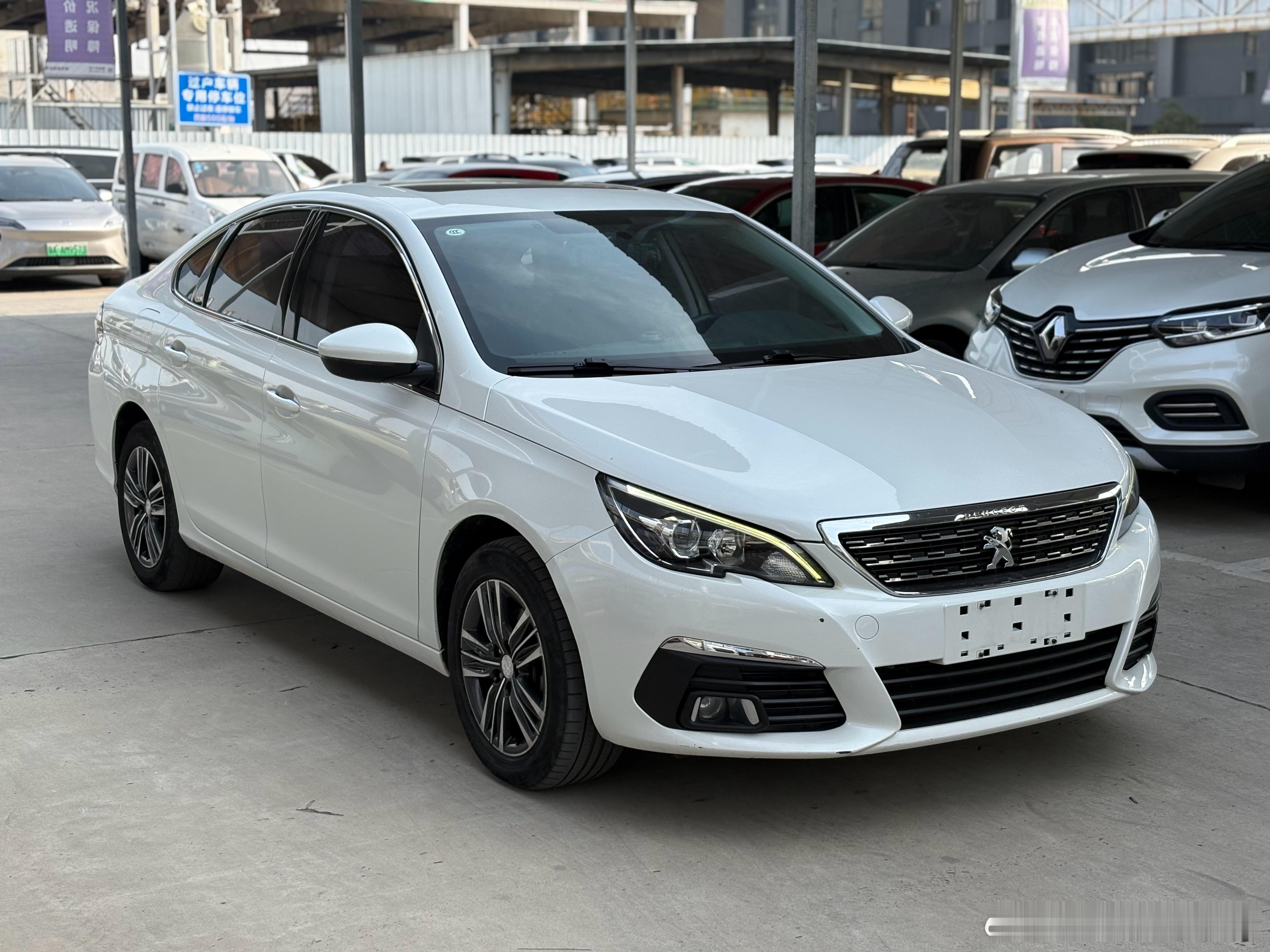 准2018年 改款标志308 1.6L自动豪华一手到店 9万多公里 原版三件漆保