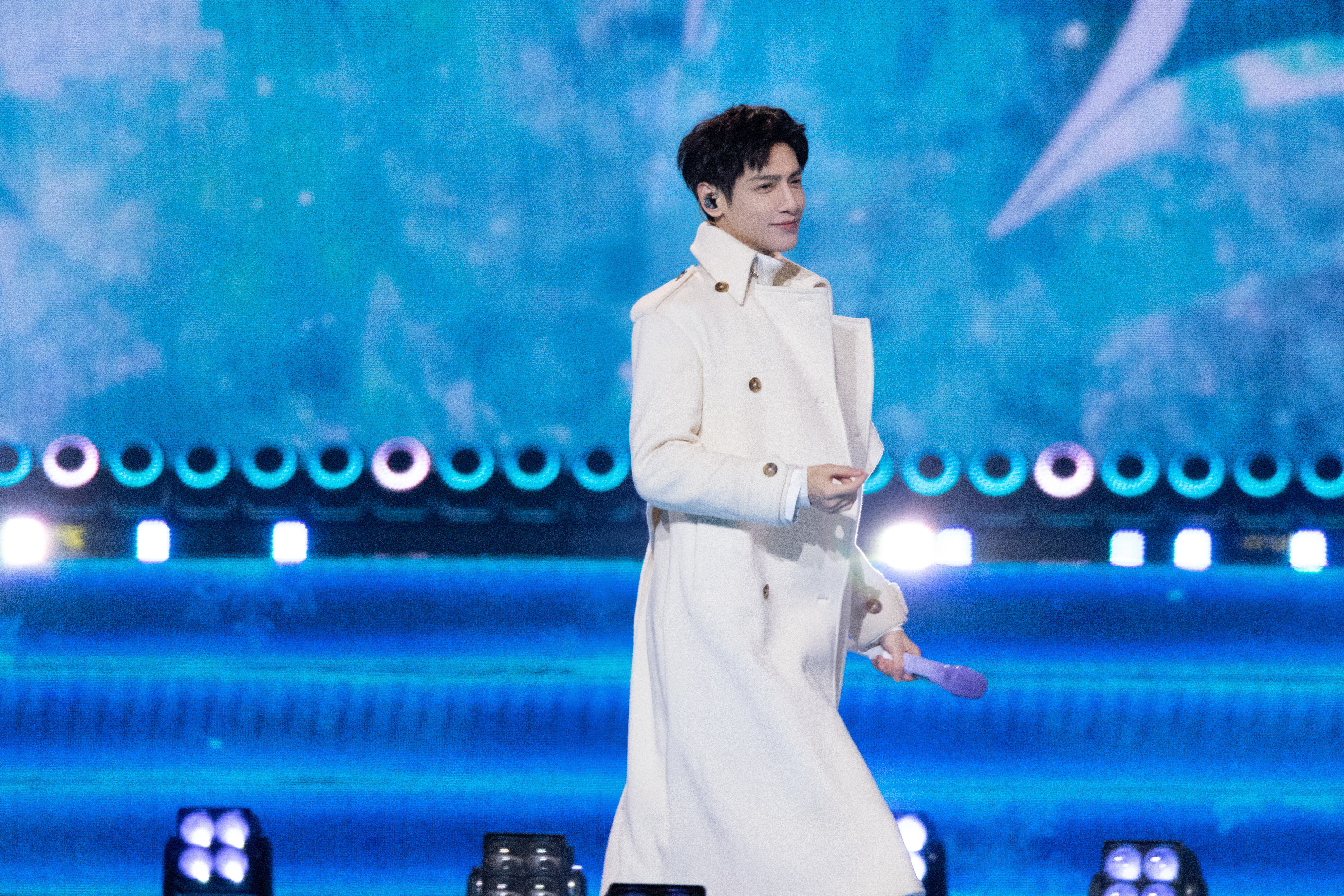 罗云熙好一张国泰民安的脸 罗云熙这张国泰民安的脸真的太适合春晚舞台了！宜宾分会场