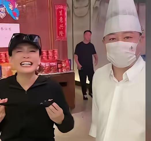 罗永浩和西贝干架，成全了张兰！

这两天，罗永浩和西贝干起来了，罗永浩说西贝是预