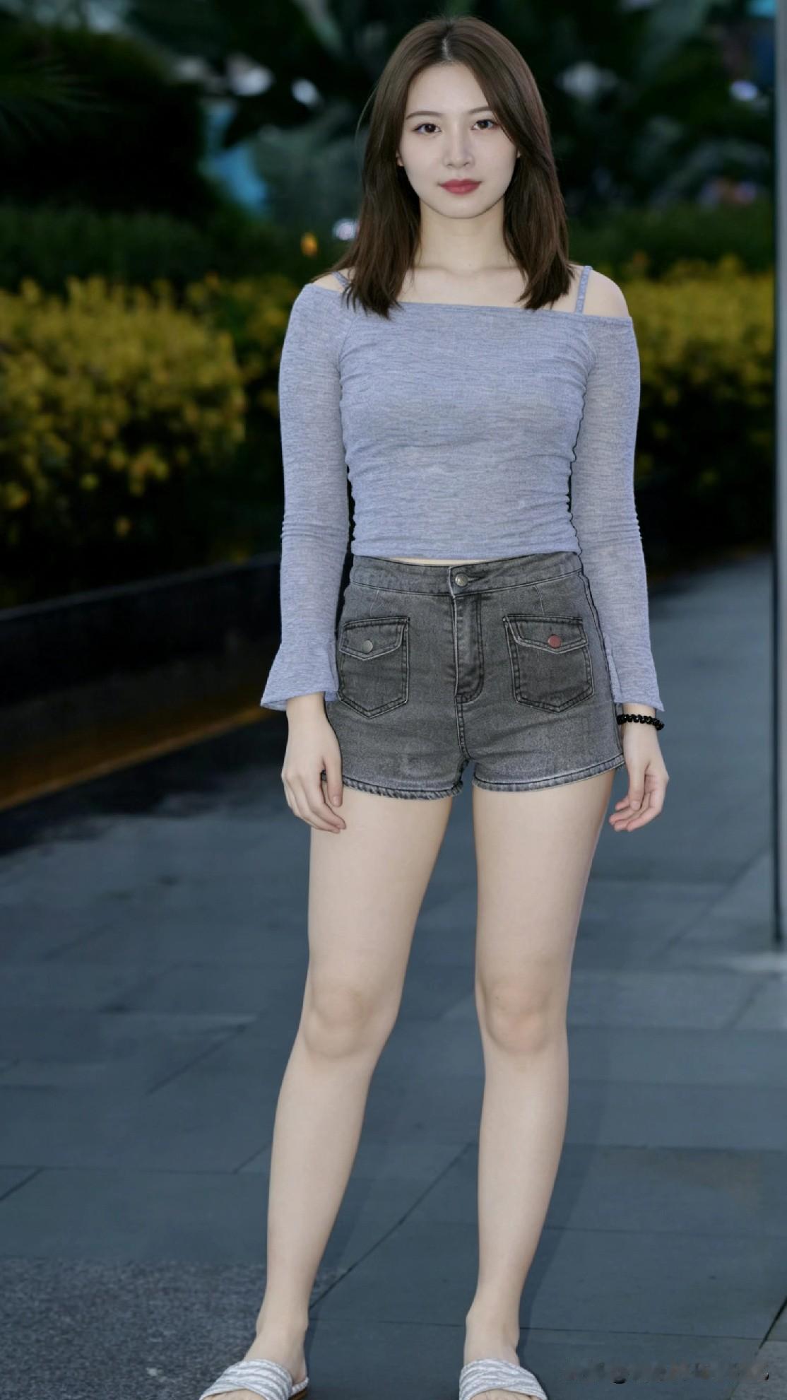 都市打工人小夏｜下班路上的松弛感，谁看了不说句“想偷师”
加班到八点，别人还在挤