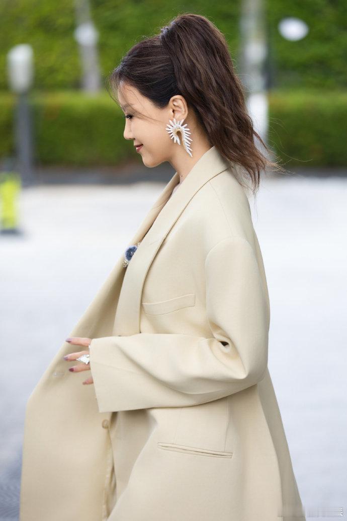 到底哪个王蓉要上浪姐  网友们的脑洞大开，但最终答案是让人惊喜的王蓉！她的歌声曾